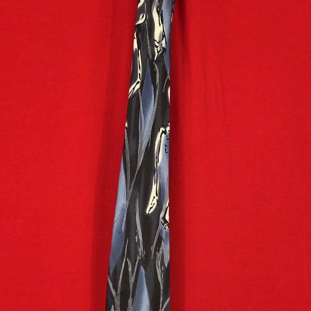 J GARCIA Who‎ Goes There? Silk Tie Skeleton